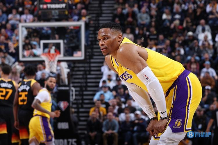 球队刚打出 球队刚打出